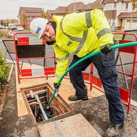 Installing fibre optic cable underground